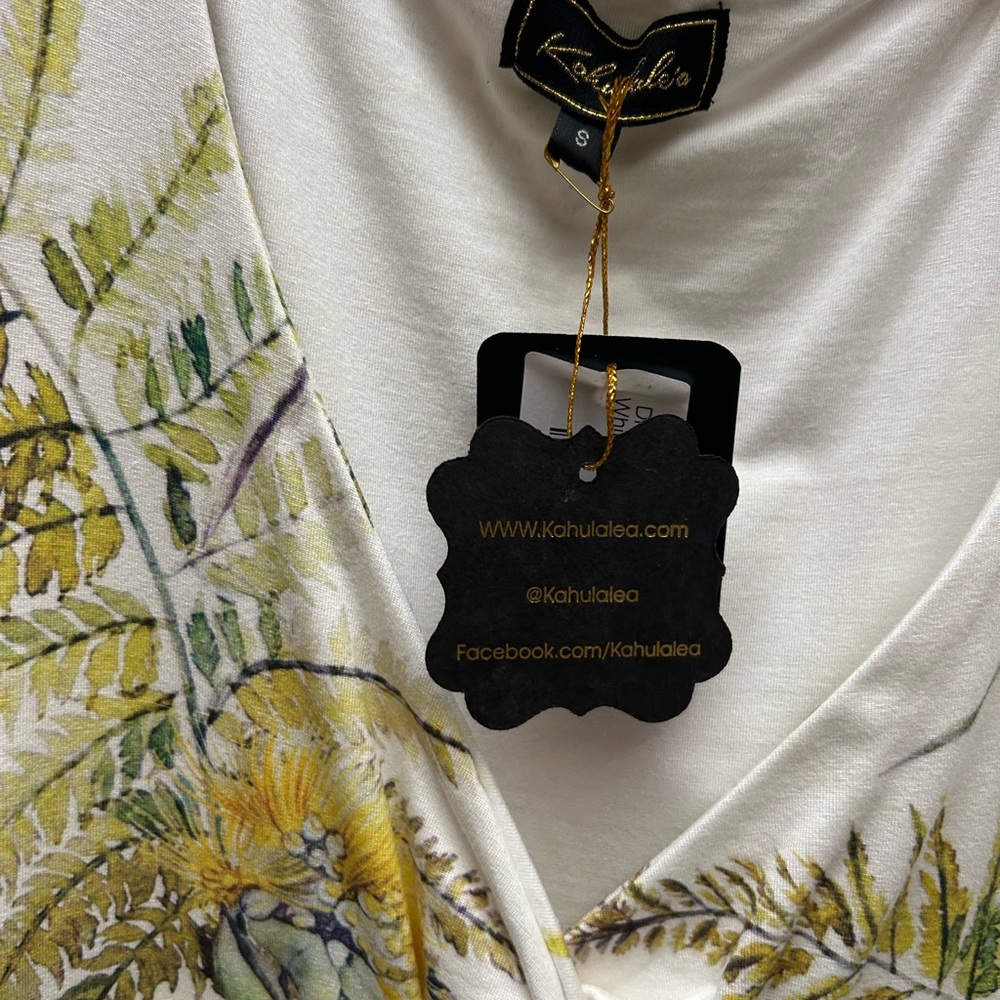 Kahula’ea Waikoloa Dress Palapalai Mamo Brand New with Tags - Picture 3 of 7